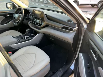 Toyota Highlander  2022 Toyota Highlander Hybrid Full Option Gcc -2.5L V4 - Rear Camera & Sensor - Leather Seat - S-13
