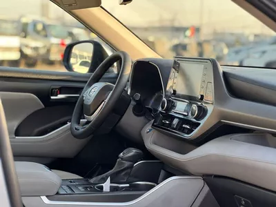 Toyota Highlander  2022 Toyota Highlander Hybrid Full Option Gcc -2.5L V4 - Rear Camera & Sensor - Leather Seat - S-14