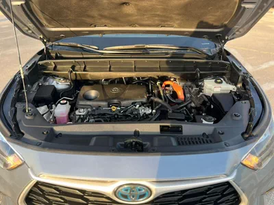 Toyota Highlander  2022 Toyota Highlander Hybrid Full Option Gcc -2.5L V4 - Rear Camera & Sensor - Leather Seat - S-22