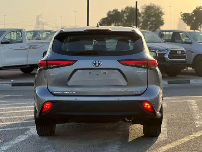 Toyota Highlander  2022 Toyota Highlander Hybrid Full Option Gcc -2.5L V4 - Rear Camera & Sensor - Leather Seat - S-5