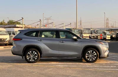 Toyota Highlander  2022 Toyota Highlander Hybrid Full Option Gcc -2.5L V4 - Rear Camera & Sensor - Leather Seat - S-8