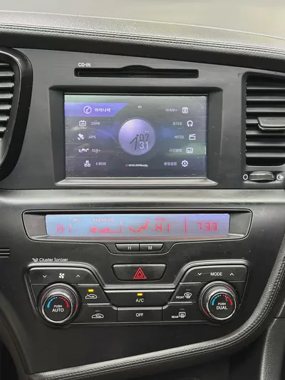 KIA K5 MODEL 2011 FULL OPTION NO ACCIDENT-8