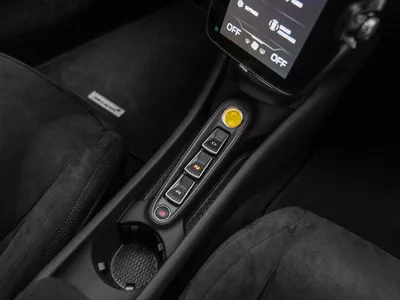McLaren Artura STANDARD | 2 years warranty and service-6