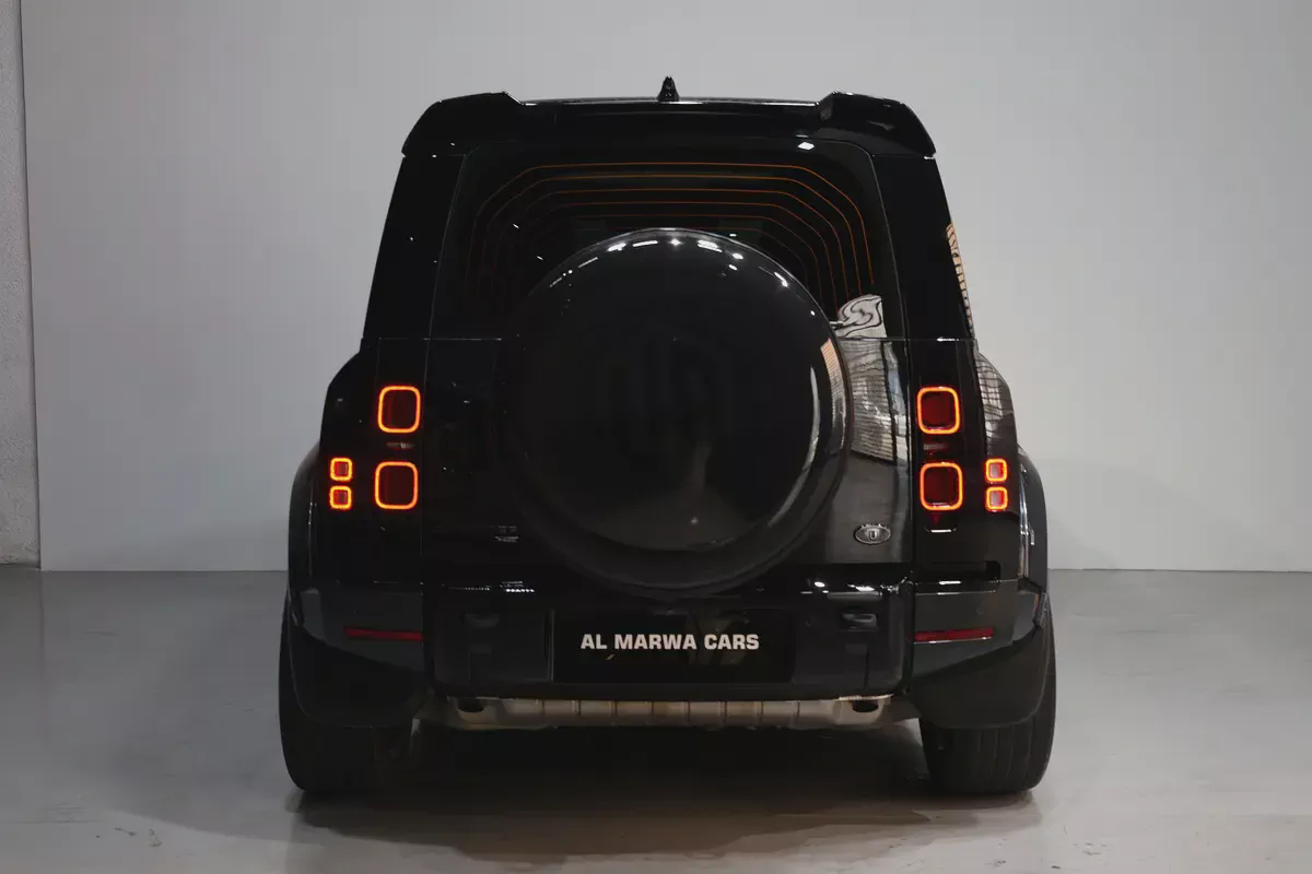 Land Rover Defender 90 SE P400 2023 GCC Specs-5-5