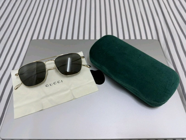 Gucci Gold Navigator (GG 1183S) sunglasses with case and cloth