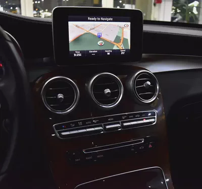 EXCELLENT DEAL for our Mercedes Benz GLC250 4Matic ( 2017 Model ) in White Color GCC Specs-13