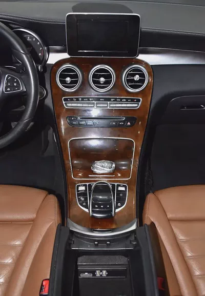 EXCELLENT DEAL for our Mercedes Benz GLC250 4Matic ( 2017 Model ) in White Color GCC Specs-15