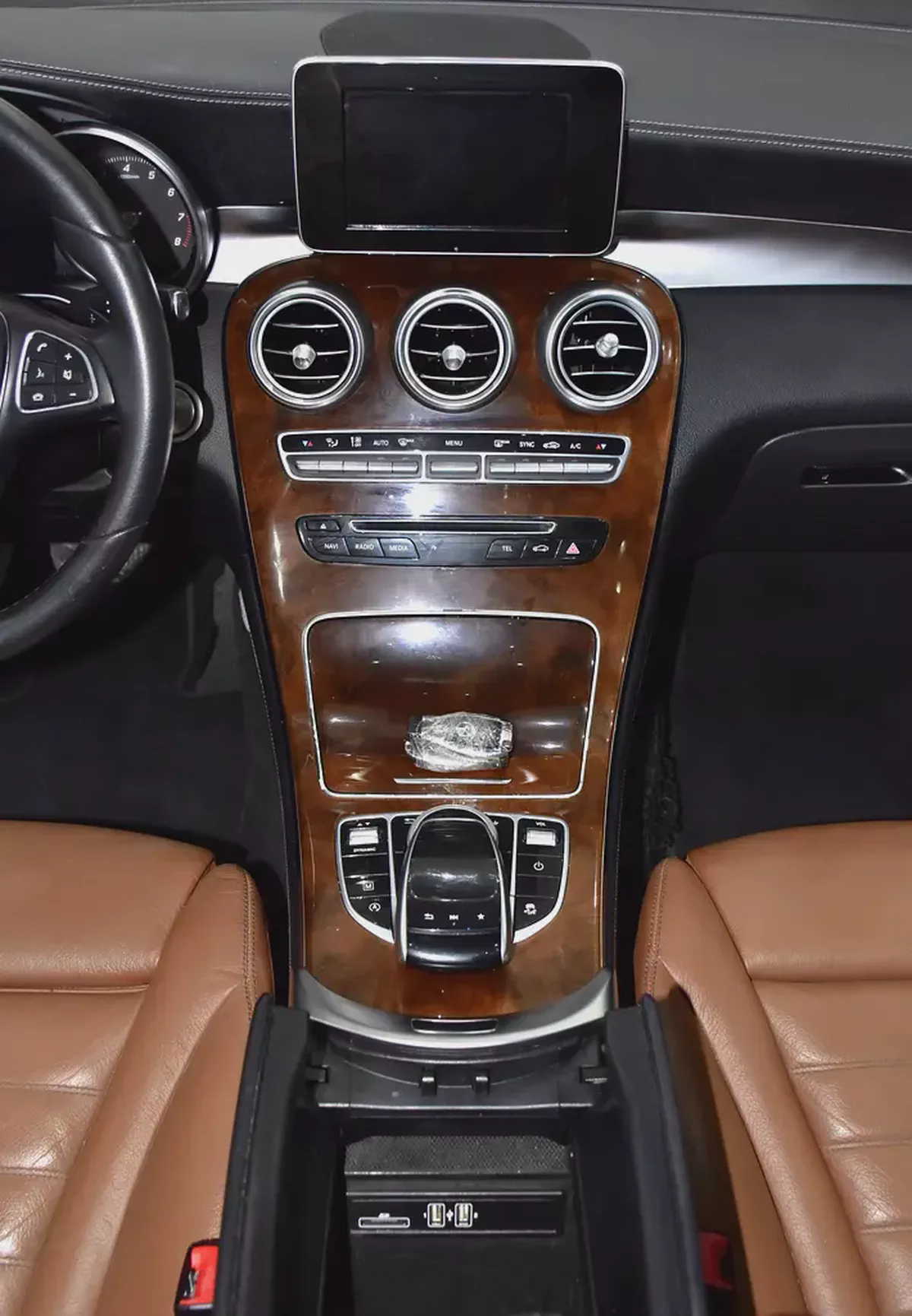 EXCELLENT DEAL for our Mercedes Benz GLC250 4Matic ( 2017 Model ) in White Color GCC Specs-15-15