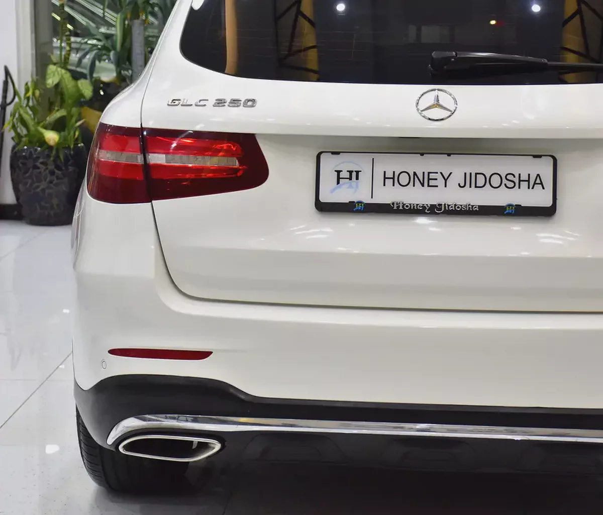 EXCELLENT DEAL for our Mercedes Benz GLC250 4Matic ( 2017 Model ) in White Color GCC Specs-7-7