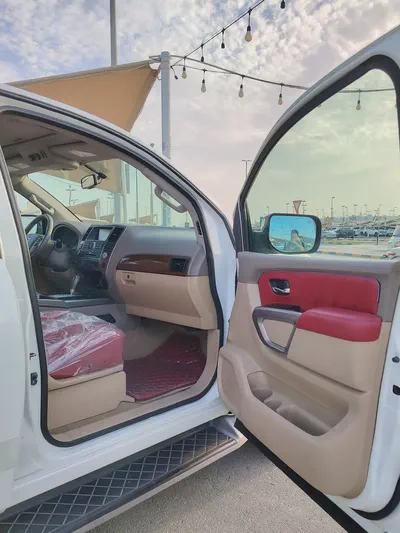 Nissan Armada LE 2015, GCC Specs - Well Maintained!-9