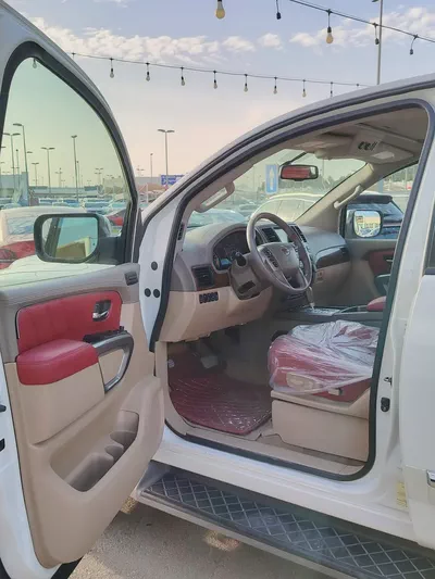 Nissan Armada LE 2015, GCC Specs - Well Maintained!-6