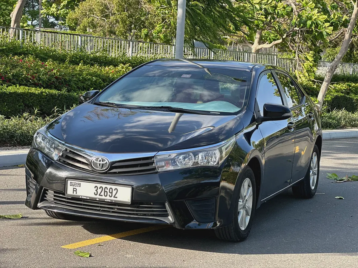 Toyota Corolla 2016 SE Plus - GCC Specs - Excellent Condition-1-1