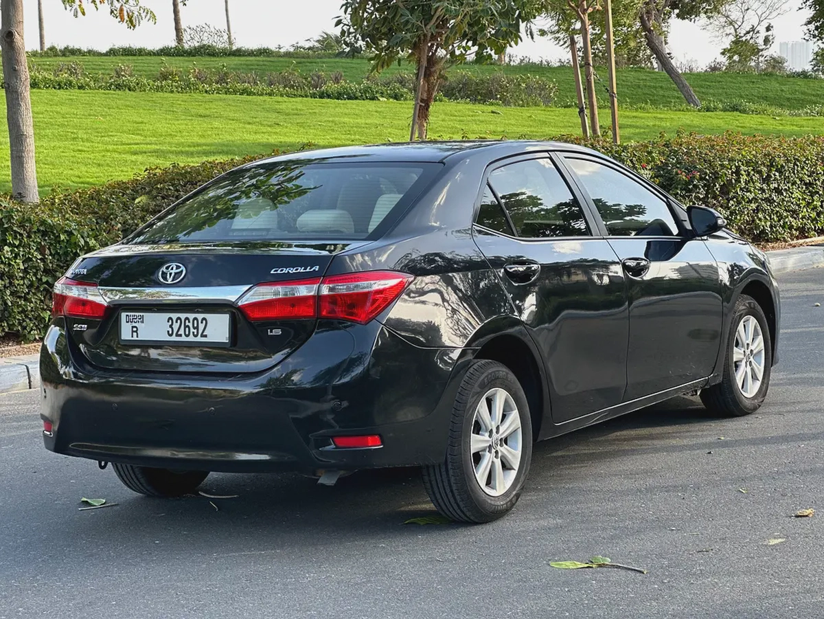 Toyota Corolla 2016 SE Plus - GCC Specs - Excellent Condition-3-3
