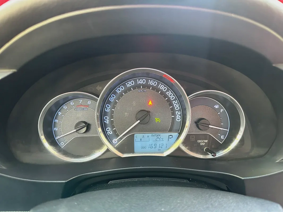 Toyota Corolla 2016 SE Plus - GCC Specs - Excellent Condition-10-10