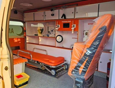 Toyota Hiace GL DX HIGHROOF / 3.5L V6 PETROL A/T / EMERGENCY MEDICAL AMBULANCE (CODE # AMBULANCE)-14