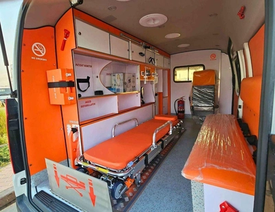 Toyota Hiace GL DX HIGHROOF / 3.5L V6 PETROL A/T / EMERGENCY MEDICAL AMBULANCE (CODE # AMBULANCE)-15