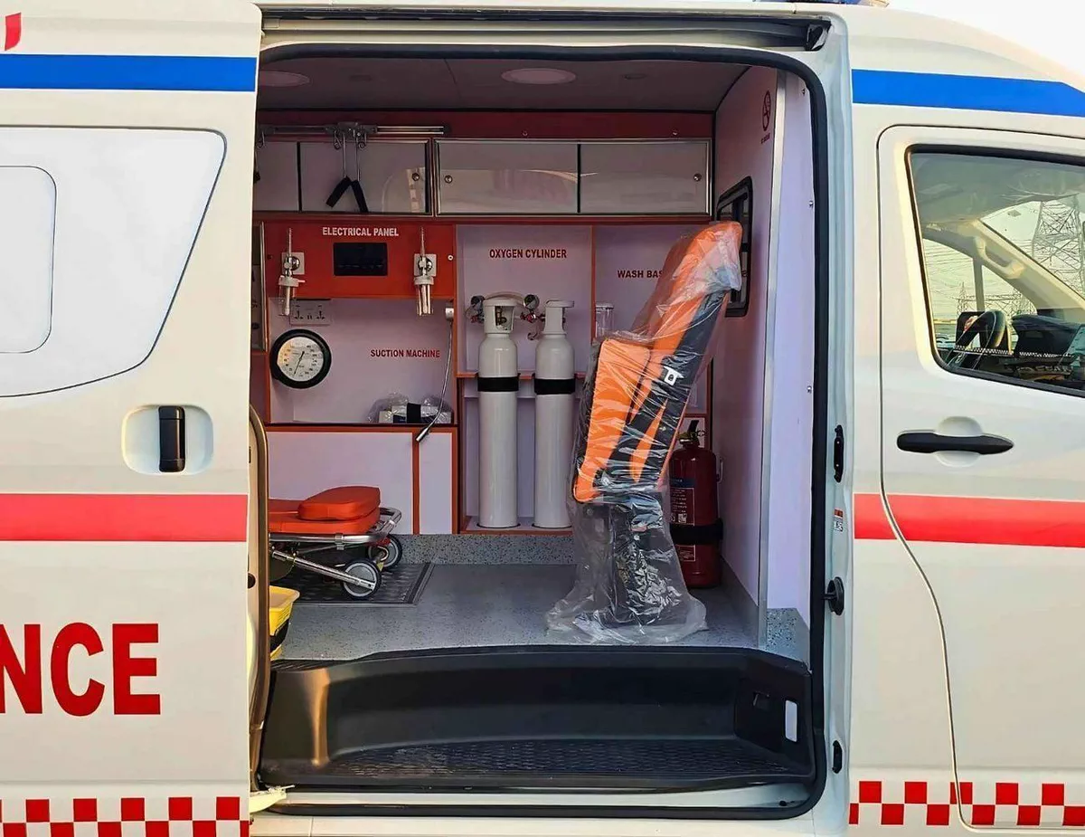 Toyota Hiace GL DX HIGHROOF / 3.5L V6 PETROL A/T / EMERGENCY MEDICAL AMBULANCE (CODE # AMBULANCE)-11-0
