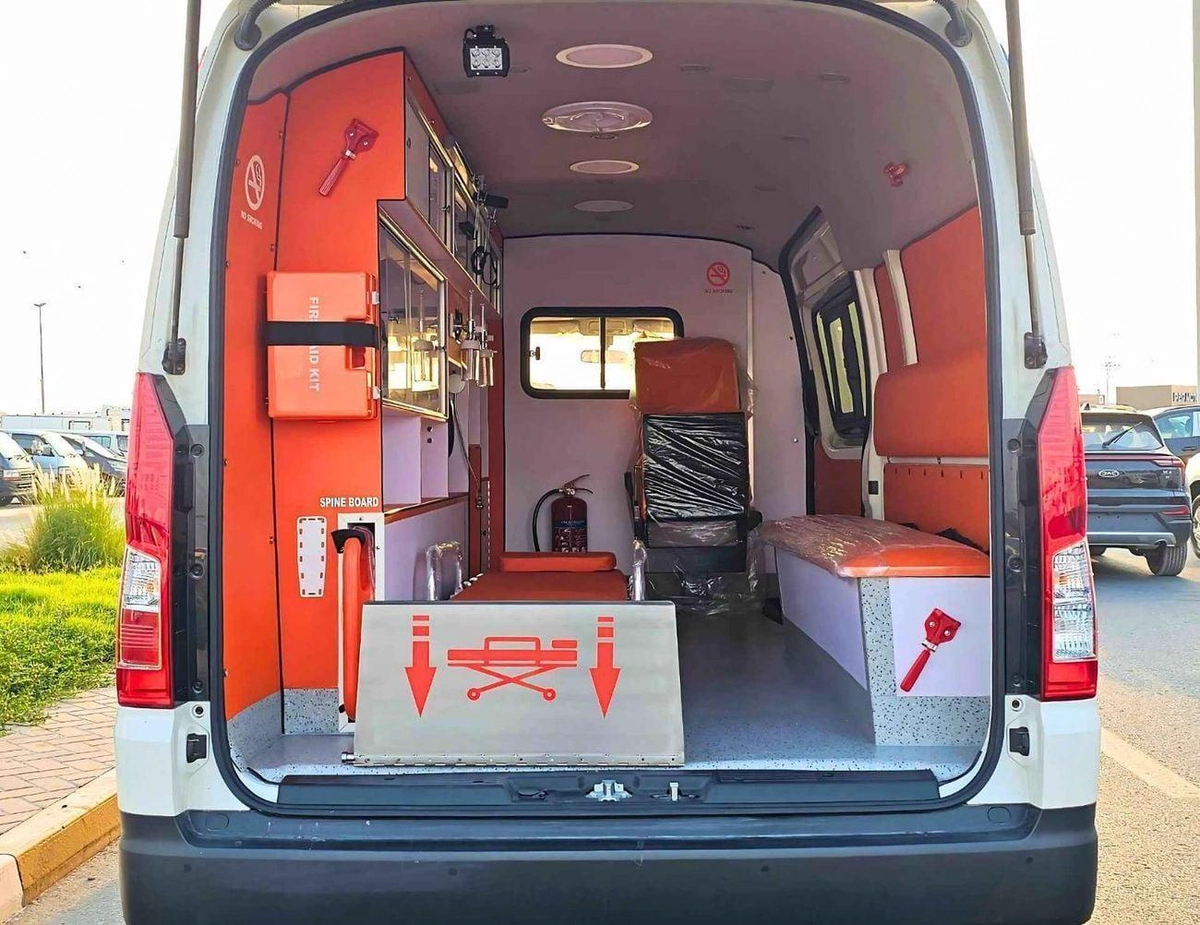 Toyota Hiace GL DX HIGHROOF / 3.5L V6 PETROL A/T / EMERGENCY MEDICAL AMBULANCE (CODE # AMBULANCE)-4-0