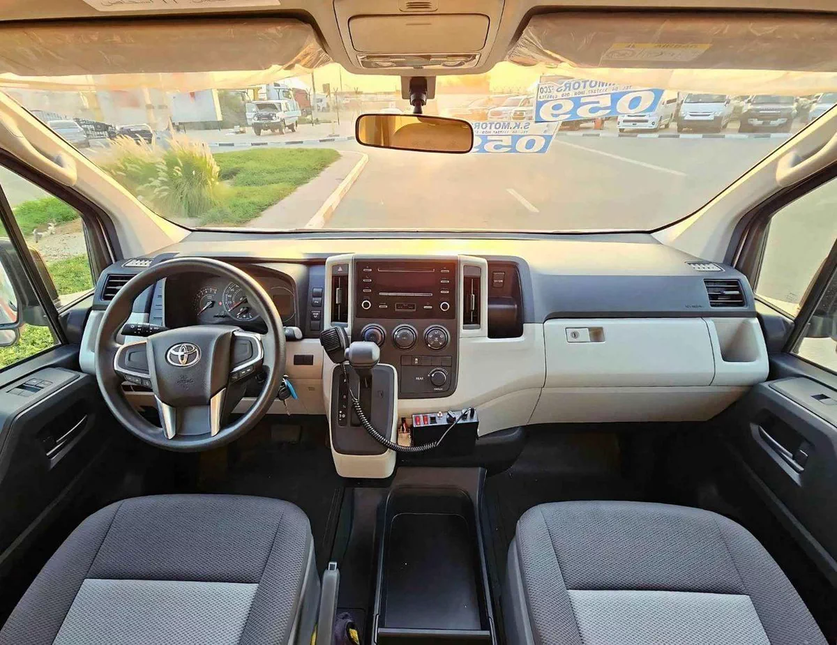 Toyota Hiace GL DX HIGHROOF / 3.5L V6 PETROL A/T / EMERGENCY MEDICAL AMBULANCE (CODE # AMBULANCE)-8-0