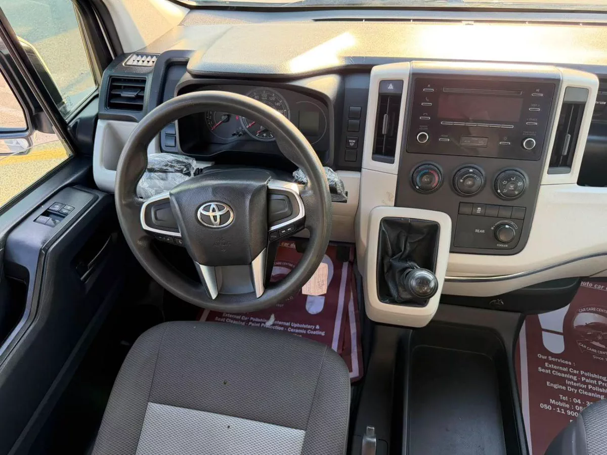 Toyota Hiace  2019 Toyota Hiace 3.5L V6 - Passenger - Patrol Manual - 13 Seater - No Accident Gcc Specs --10-0
