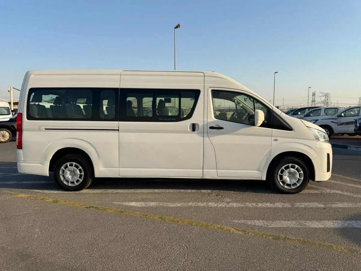 Toyota Hiace  2019 Toyota Hiace 3.5L V6 - Passenger - Patrol Manual - 13 Seater - No Accident Gcc Specs --14-0