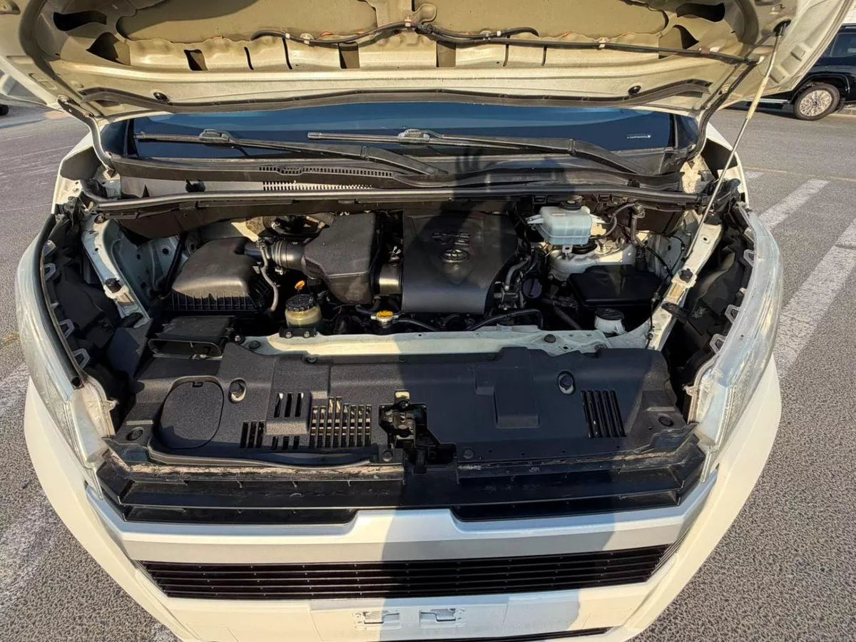 Toyota Hiace  2019 Toyota Hiace 3.5L V6 - Passenger - Patrol Manual - 13 Seater - No Accident Gcc Specs --16-0