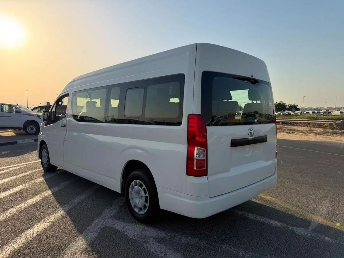 Toyota Hiace  2019 Toyota Hiace 3.5L V6 - Passenger - Patrol Manual - 13 Seater - No Accident Gcc Specs --3-0