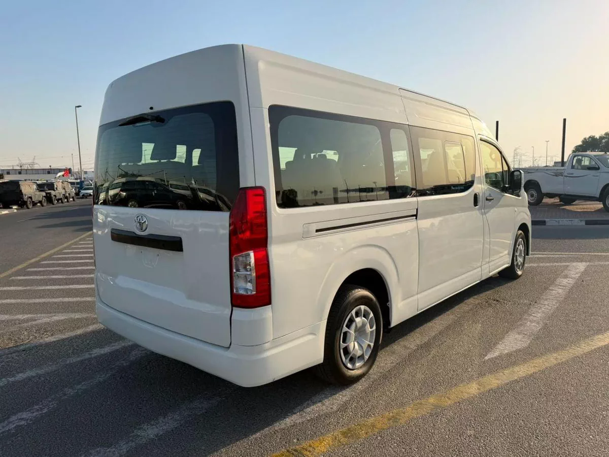Toyota Hiace  2019 Toyota Hiace 3.5L V6 - Passenger - Patrol Manual - 13 Seater - No Accident Gcc Specs --5-0