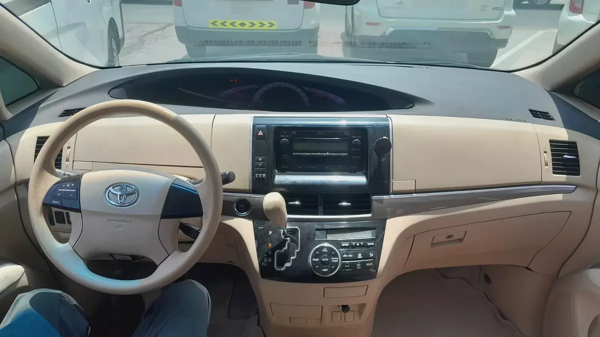 Toyota Previa GCC | 2019 | Spacious Family MPV Model: 2019 Mileage: 235,049 KM Specification: GCC Co-10-10