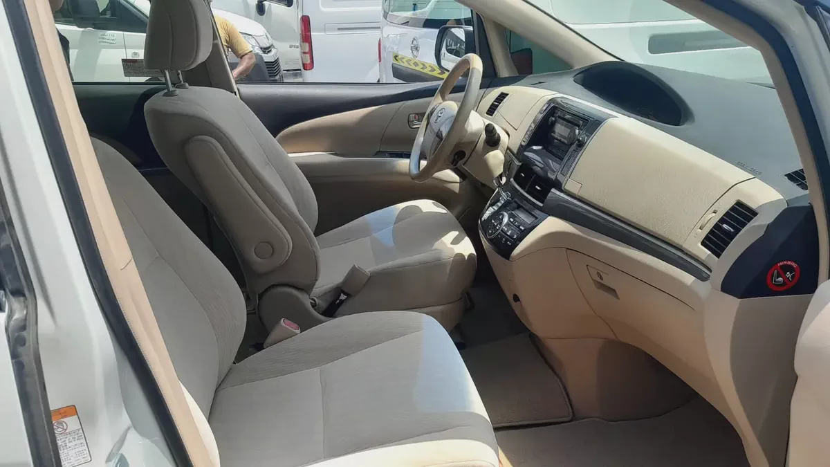 Toyota Previa GCC | 2019 | Spacious Family MPV Model: 2019 Mileage: 235,049 KM Specification: GCC Co-11-11