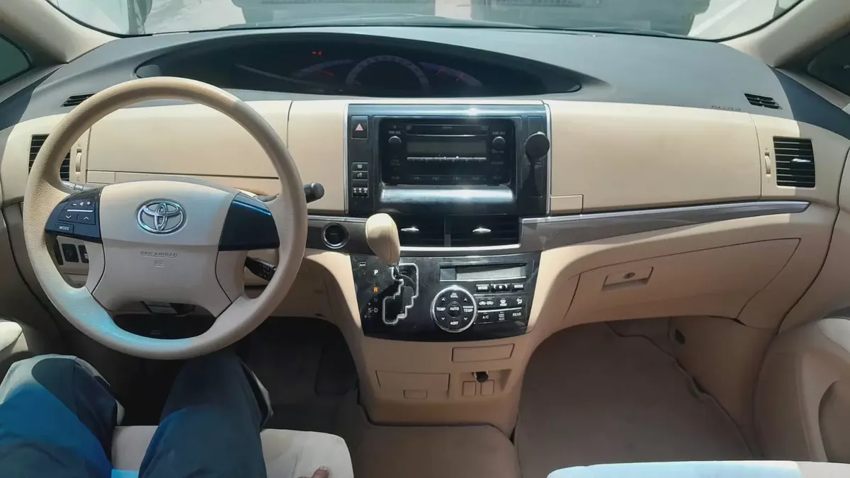 Toyota Previa GCC | 2019 | Spacious Family MPV Model: 2019 Mileage: 235,049 KM Specification: GCC Co-15-15