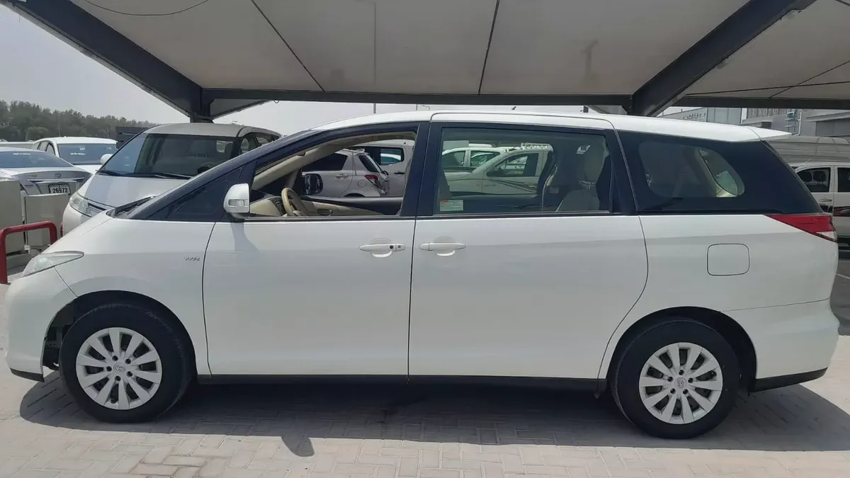 Toyota Previa GCC | 2019 | Spacious Family MPV Model: 2019 Mileage: 235,049 KM Specification: GCC Co-4-4