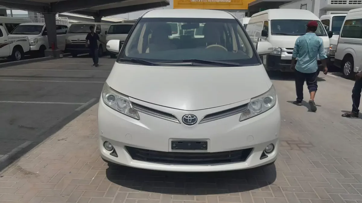 Toyota Previa GCC | 2019 | Spacious Family MPV Model: 2019 Mileage: 235,049 KM Specification: GCC Co-7-7