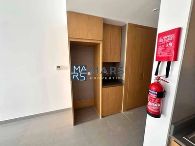 Big studio with balcony open view gym pool parking-5