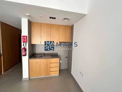 Big studio with balcony open view gym pool parking-6