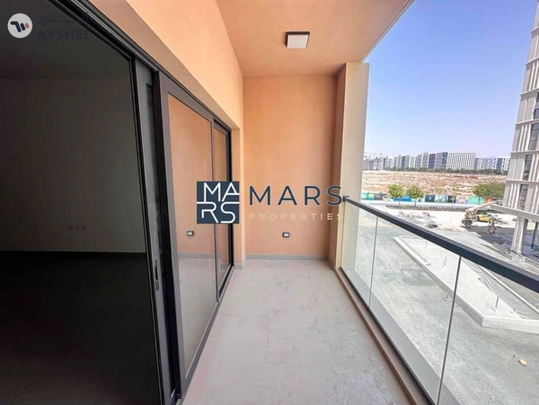 Big studio with balcony open view gym pool parking