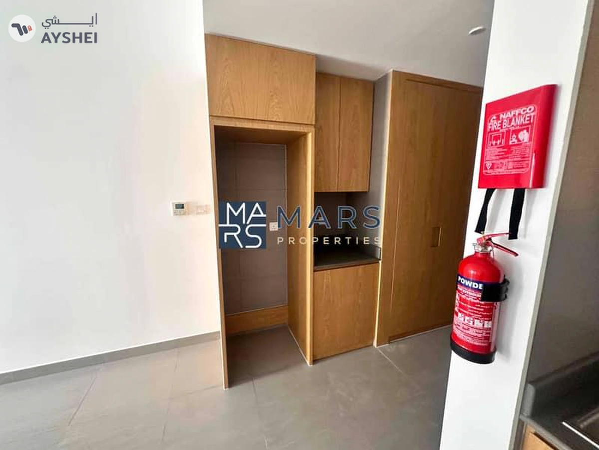 Big studio with balcony open view gym pool parking-5-5