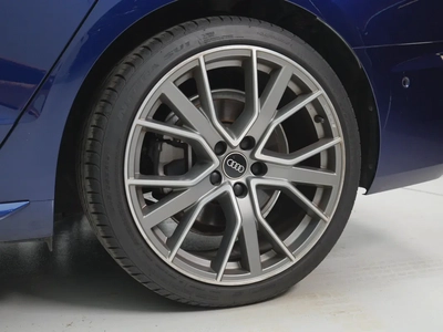 Audi A4 2022 SPORT LINE | GCC specs | Great condition-11