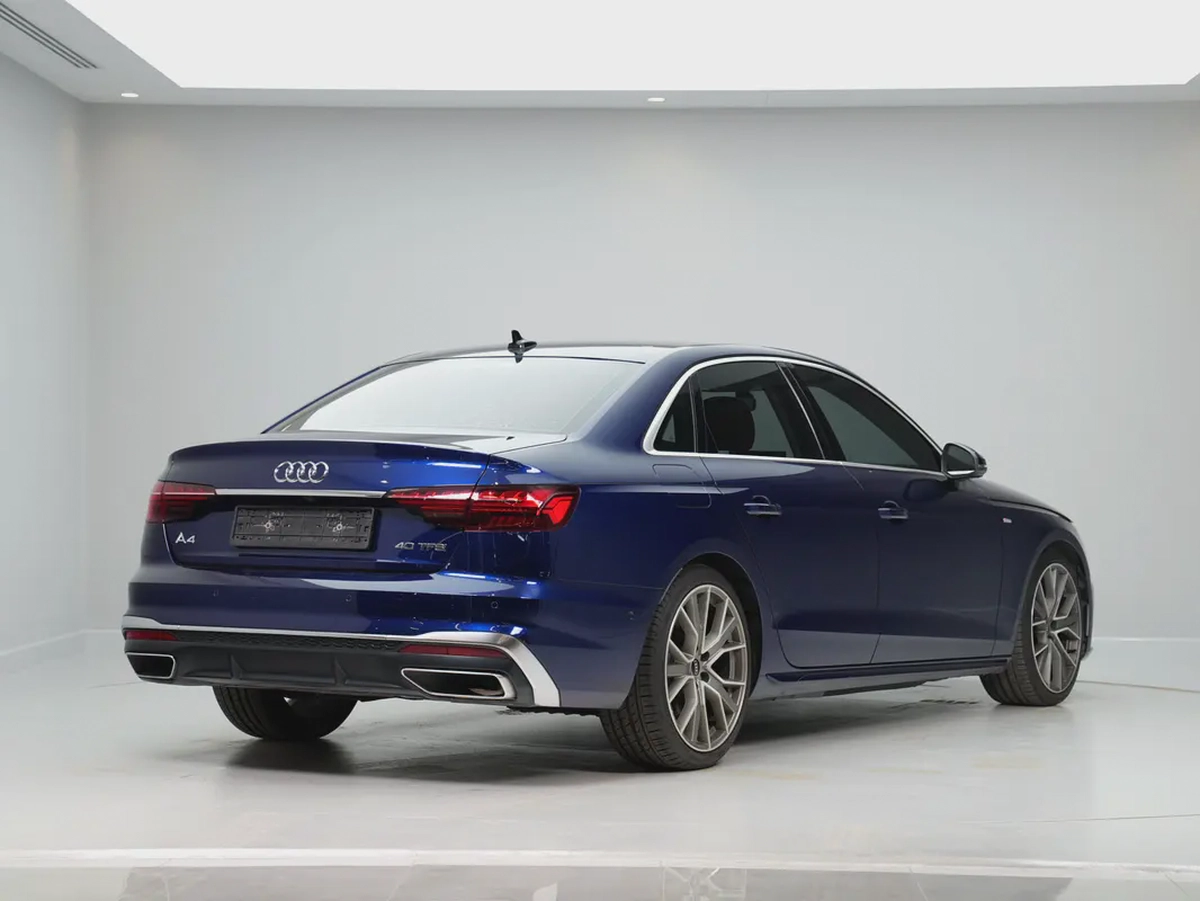 Audi A4 2022 SPORT LINE | GCC specs | Great condition-6-6