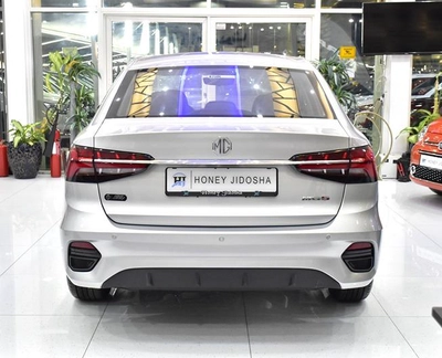 MG 5 ( 2026 Model ) in Silver Color GCC Specs-3