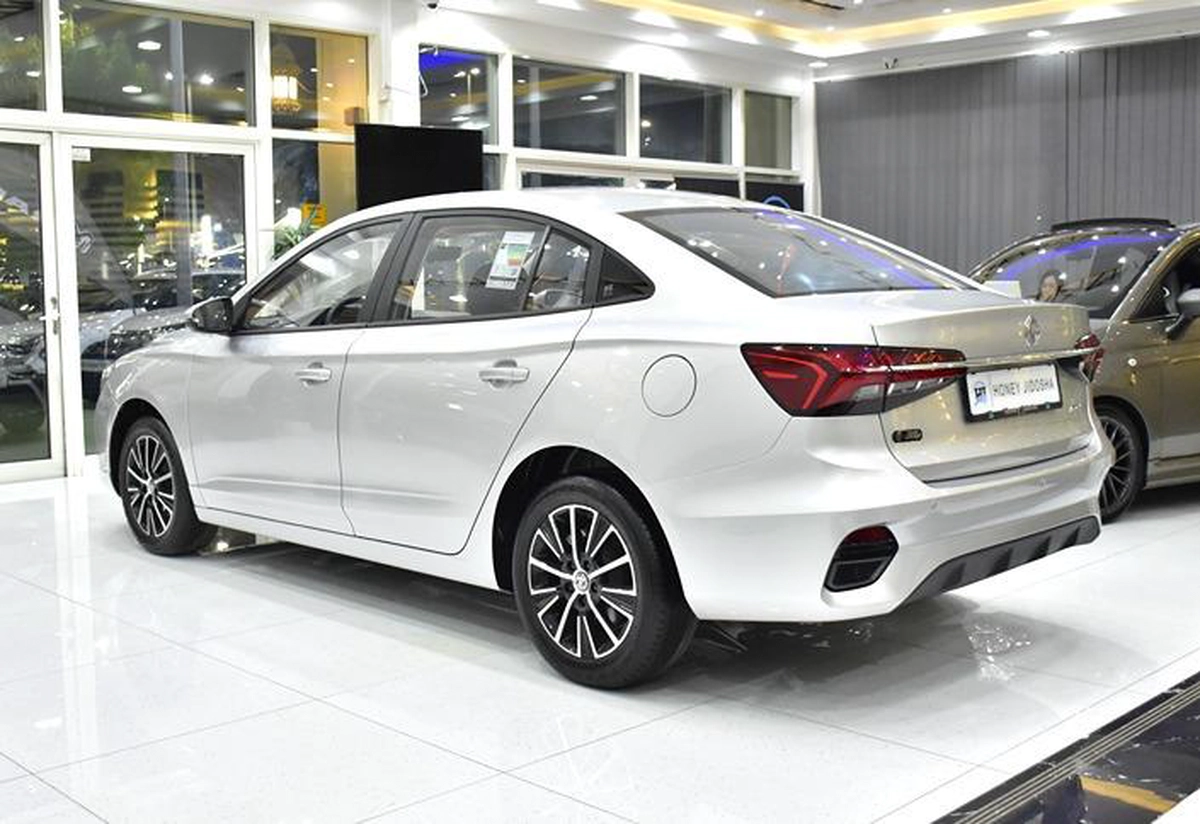 MG 5 ( 2026 Model ) in Silver Color GCC Specs-4-4