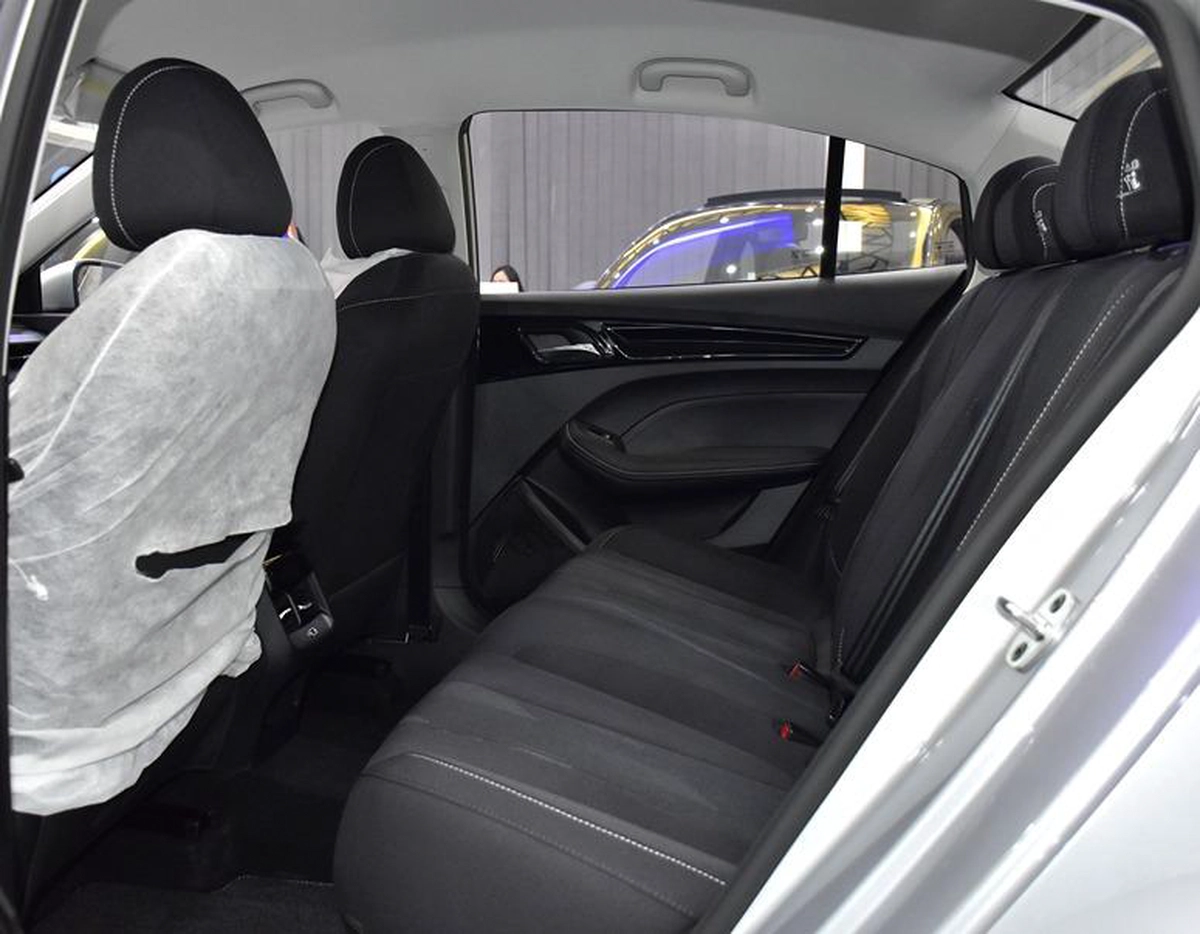 MG 5 ( 2026 Model ) in Silver Color GCC Specs-5-5