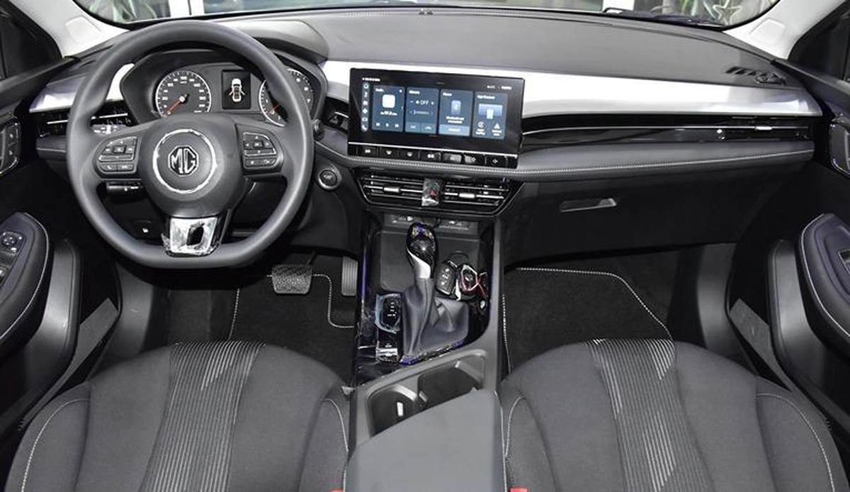 MG 5 ( 2026 Model ) in Silver Color GCC Specs-11-11