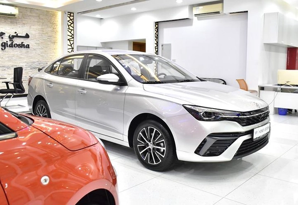 MG 5 ( 2026 Model ) in Silver Color GCC Specs