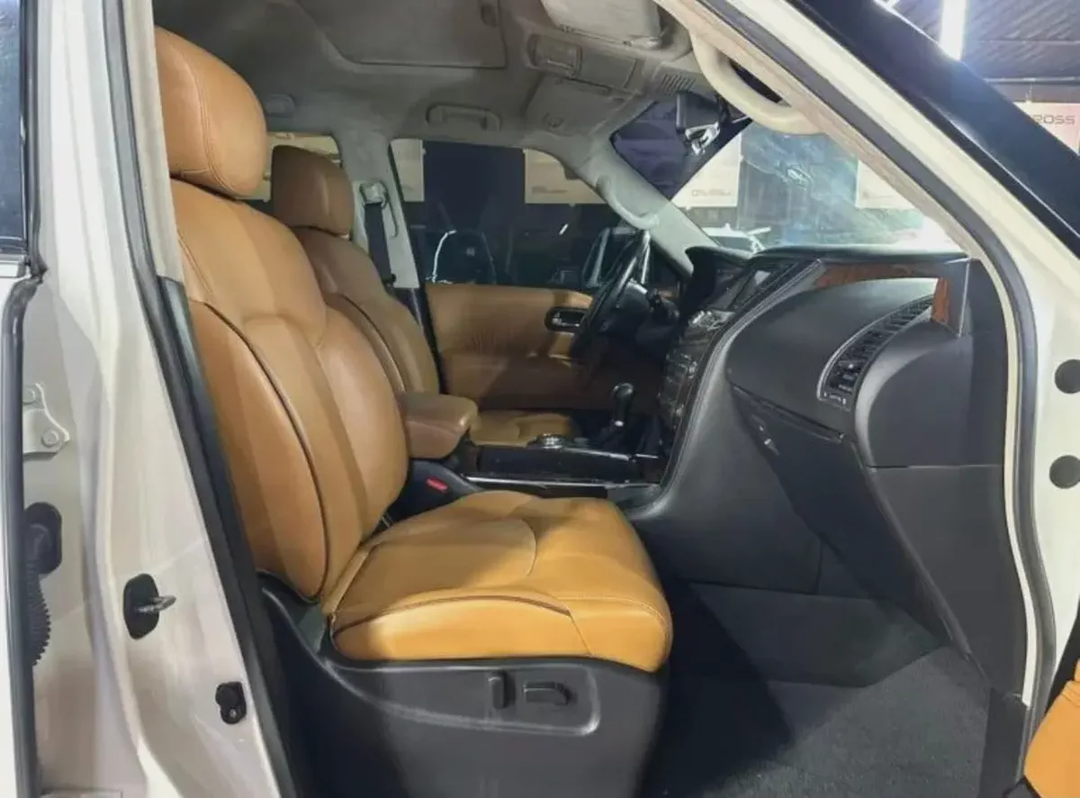 Nissan Patrol LE Platinum 2019 Cash, Zero Down payment & Without bank - GCC Specs-3-3