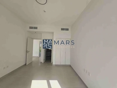 SPACIOUS | Big Lyout | Prime Location-5