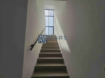 SPACIOUS | Big Lyout | Prime Location-6