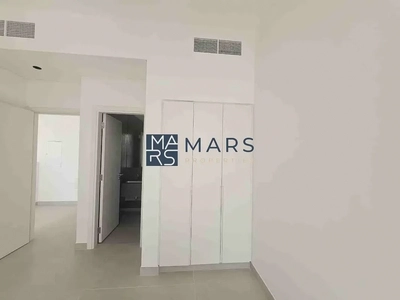 SPACIOUS | Big Lyout | Prime Location-7