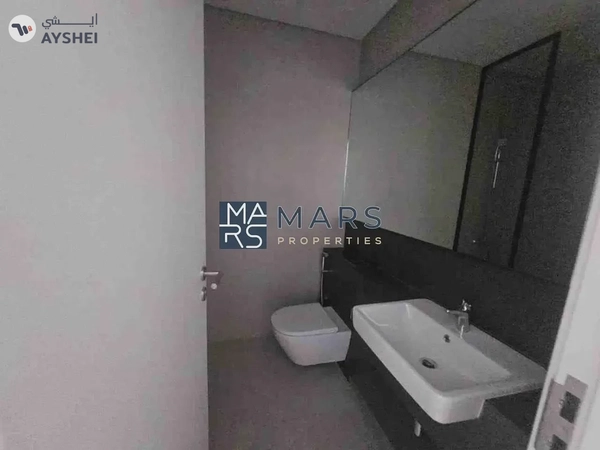SPACIOUS | Big Lyout | Prime Location