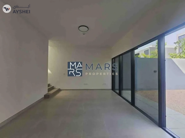 SPACIOUS | Big Lyout | Prime Location